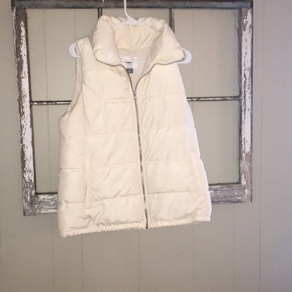 White vest with lining